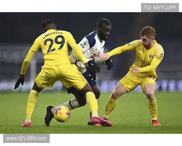 热刺雄心勃勃冲击冠军，英超群雄割据战正酣